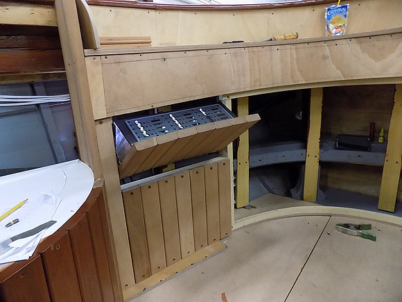 fold up and fold out helm station panels to hide all the technology