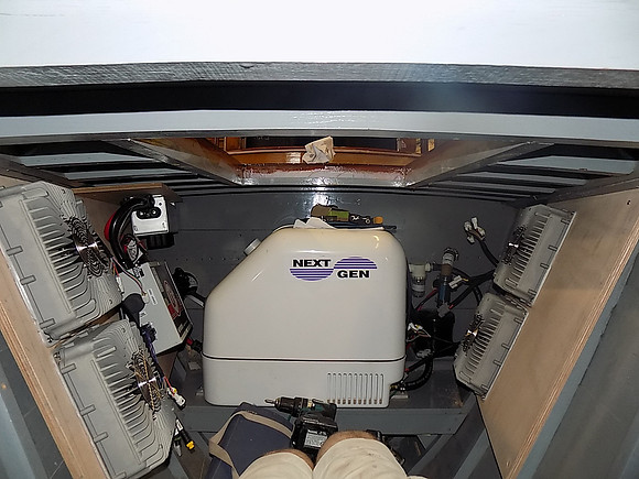 getting a little crowded under the foredeck