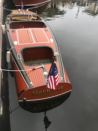Note the "barrel" transom